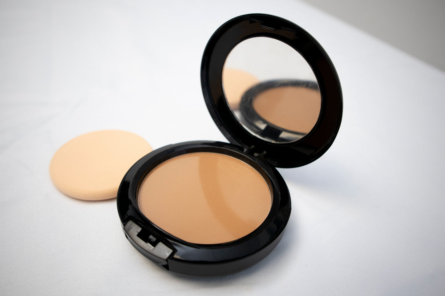Compact Foundation Powder Cognac
