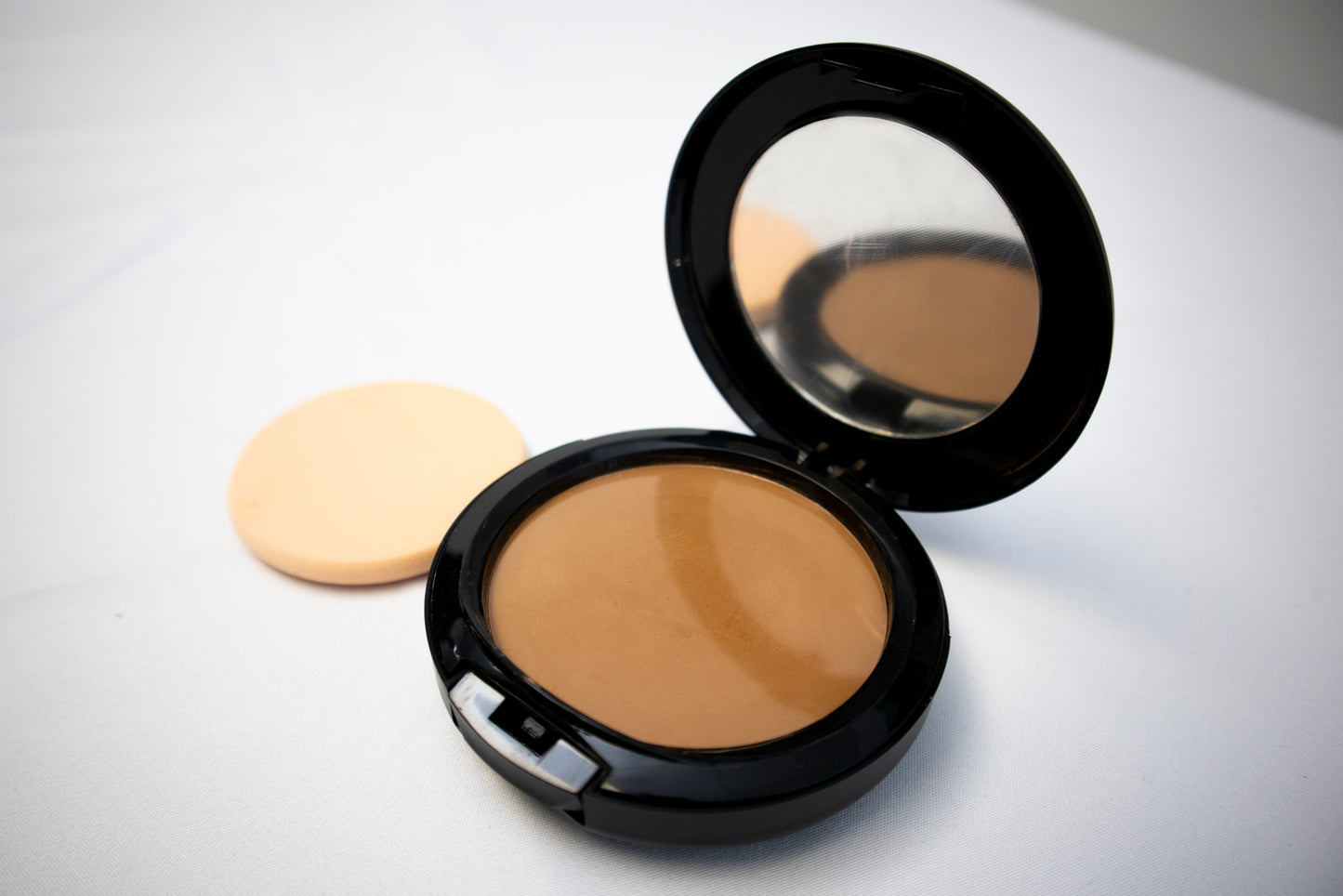 Compact Foundation Powder Golden Honey